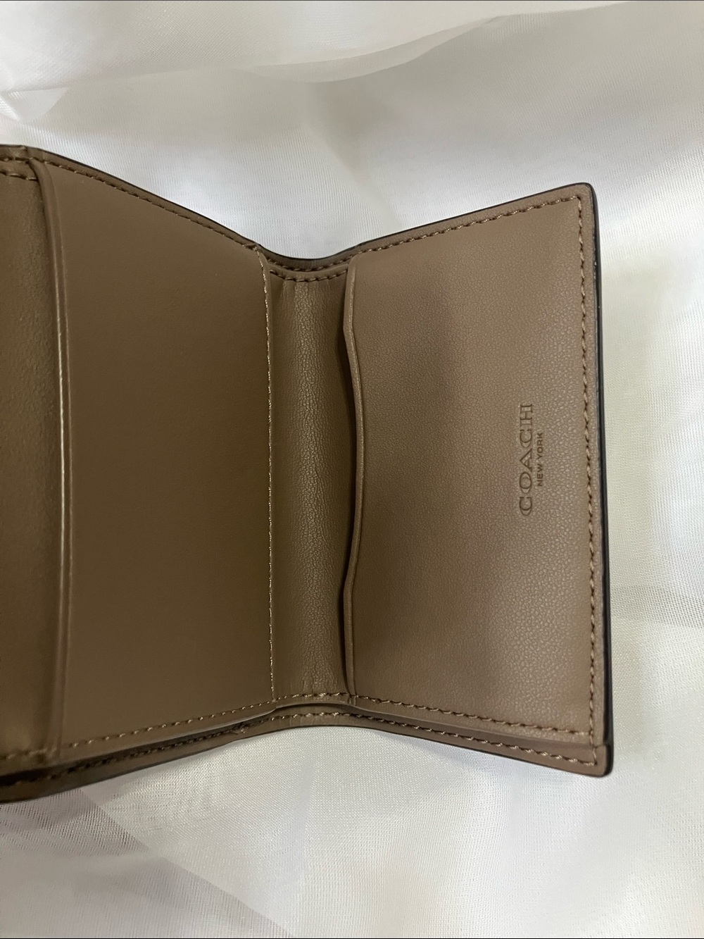 Micro Wallet - Picture 3 of 13